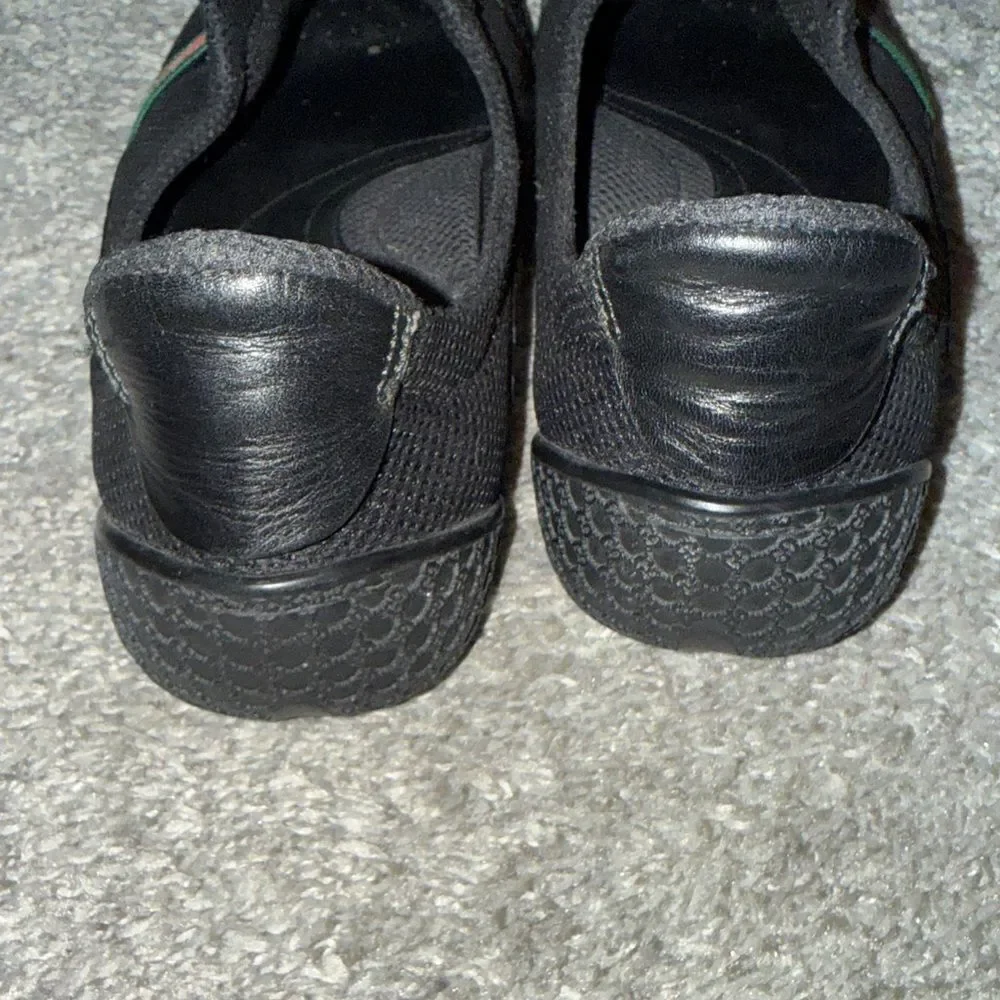 RARE FIND!!  Women’s AUTHENTIC Gucci Cloth Trainers